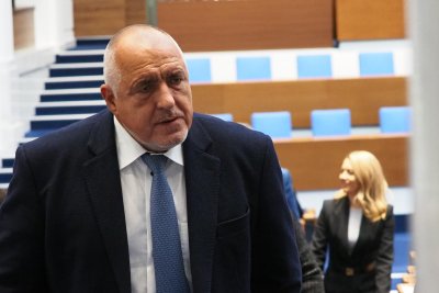 Борисов се подписа в подписката за оставката на шефа на КПК Антон Славчев