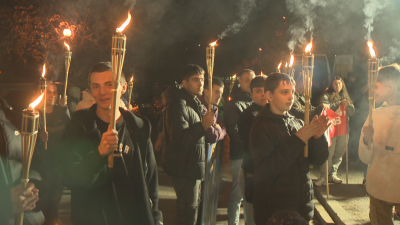 Факелно шествие в "Люлин" – светлина за българските будители