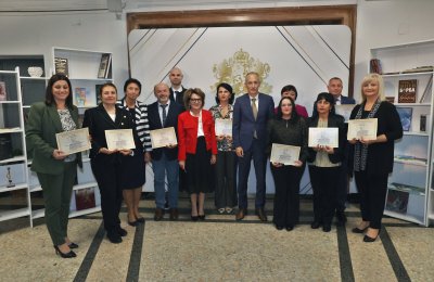 Десет изявени български учители получиха наградата „Константин Величков“