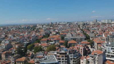 Защо в Бургас мирише на нефт?