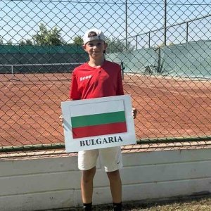 Борислав Атанасов е четвъртфиналист при юношите до 12 г. на тенис турнир от първа категория на Тенис Европа в Градинян (Франция)