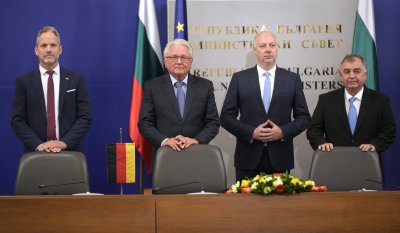 България и "Райнметал" подписаха договор за изграждане на завод за барут и боеприпаси