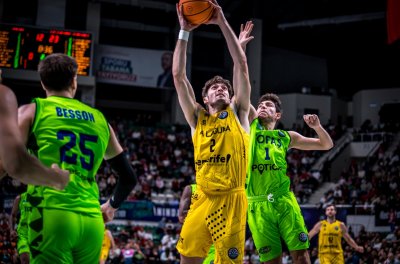 Константин Костадинов и Тенерифе продължават с победите в Шампионска лига