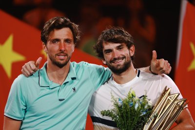 Братовчедски дуел във втория кръг на Мастърс турнира в Париж