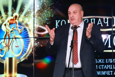 Почина зам.-министърът на младежта и спорта Стоян Андонов