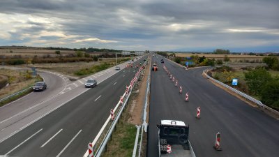 Затварят изпреварващите ленти в част от АМ "Тракия"