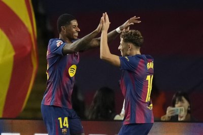 Барселона преболедува загубата в "Ел Класико"