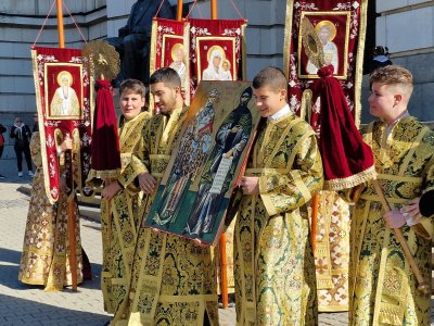 Празнични шествия за Деня на народните будители