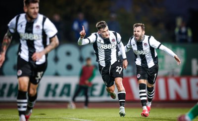 Локомотив София победи Берое след девет поредни мача без успех