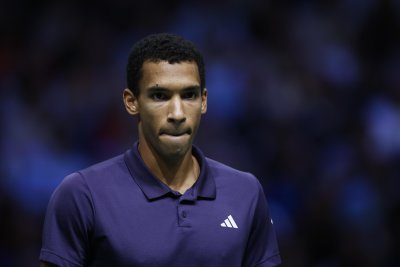 Оже-Алиасим е първият финалист на Мастърса в Париж