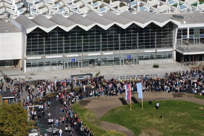 Година по-късно: Хора от цяла Сърбия се събраха на възпоменателна церемония в Нови Сад