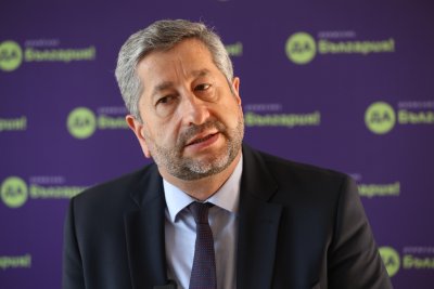 Христо Иванов отговори на Борисов: Неверни са твърденията, че е съдействал за сваляне на санкциите срещу Пеевски