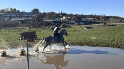 Елена Касакова и Ирина Николова спечелиха по два медала на Държавния шампионат по всестранна езда