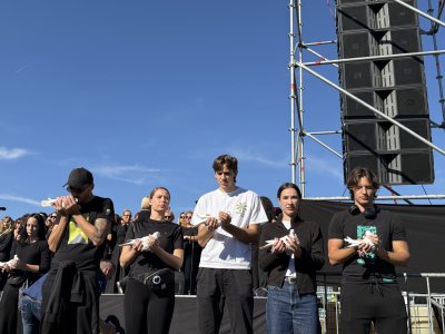 Година след трагедията в Нови Сад: 16 бели гълъба в памет на жертвите