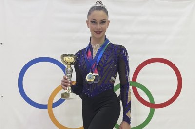 Деница Минкова спечели три медала на турнир в Кипър