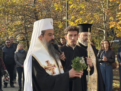 Патриарх Даниил отслужи водосвет за новия храм „Св. Пимен Зографски“ в столичния район „Изгрев“