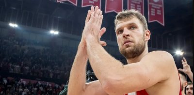 Стабилен Везенков и три поред за Олимпиакос в Евролигата (ВИДЕО)