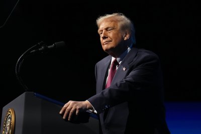 Тръмп изключи Унгария от санкциите срещу руския петрол и газ