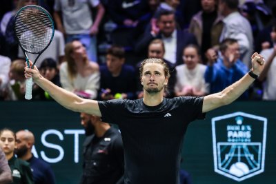 Александър Зверев стартира с победа на финалния турнир за годината в Торино