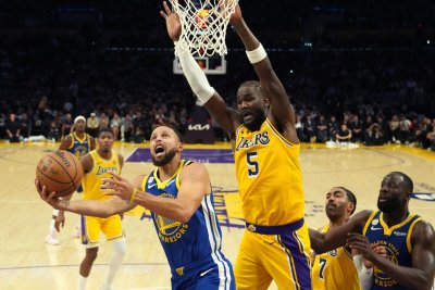 Шампионът Оклахома се разправи с Лейкърс