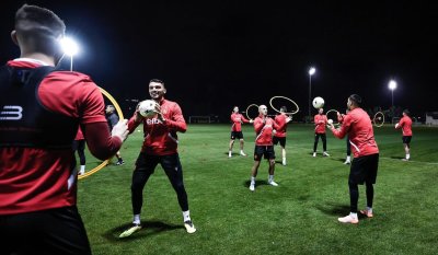 Националите по футбол проведоха първа тренировка на базата в Бояна
