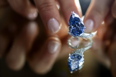 Бижута за милиони ще бъдат предложени на търгове в Женева (СНИМКИ)