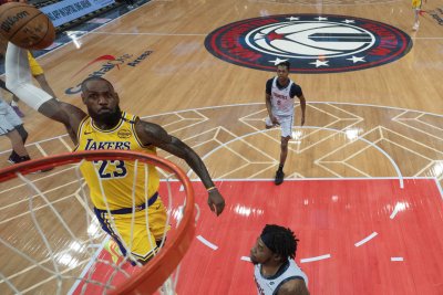 ЛеБрон Джеймс ще се подготвя с отбор от G Лигата