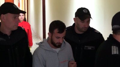 Оставиха в ареста шофьора, обвинен за смъртта на мигранти в езерото Вая