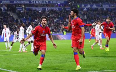 Пари Сен Жермен спечели гостуването си на Олимпик Лион с гол на Жоао Невеш в добавеното време