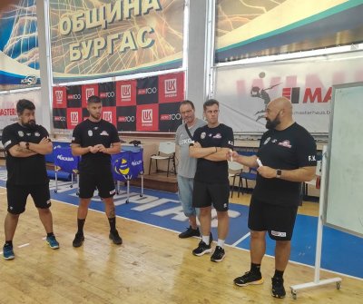 Три поред за Нефтохимик 2010 във волейболния ни елит