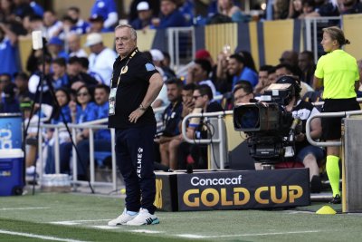 Дик Адвокаат ще бъде най-възрастният треньор на Мондиал 2026