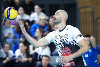 Матей Казийски и Цветан Соколов отбелязаха 33 точки при четвърти пореден успех на Халкбанк