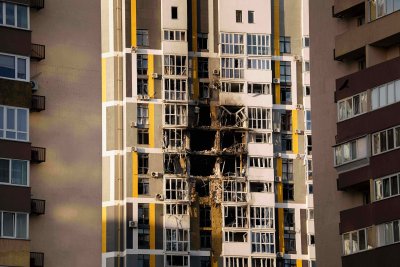 Потискаща тишина, прекъсвана от вой на сирени: Киев на прицел - жертви и разрушения