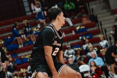 Александър Гавалюгов и Санта Клара продълават с победите в колежанското първенство на САЩ