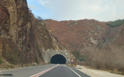 Катастрофа в Кресненското дефиле - движението е в една лента