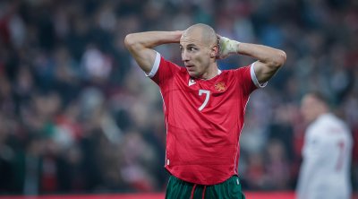 Турция победи България след спорна дузпа и автогол