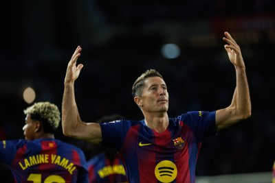 Левандовски няма планове да напуска Барселона