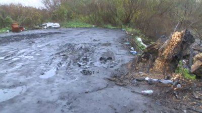 Незаконно сметище за гуми и кабели край река Тунджа