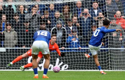 Висшата лига отхвърли предложението за таван на заплатите