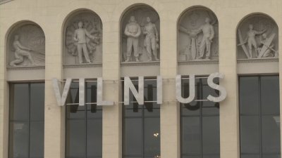 Хибридна атака? Балони отново затвориха летището във Вилнюс