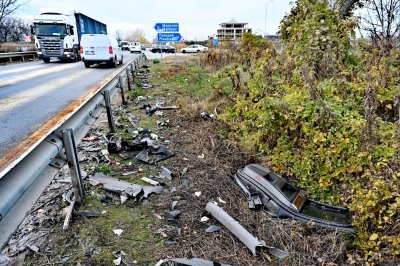 Поредна трагедия на пътя: Загина семейство, от АПИ заявиха, че второкласният път е в добро състояние