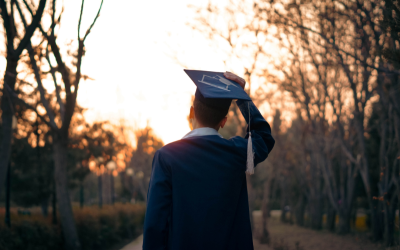 В топ 3 по заплати - завършилите военно дело, информатика и национална сигурност