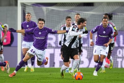 Фиорентина попречи на Ювентус да се изравни с Милан и Наполи