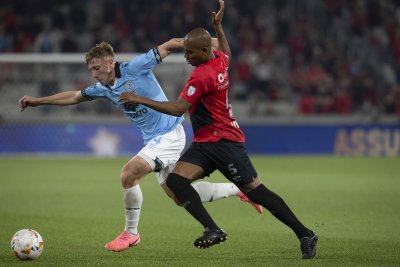 Легенда на Манчестър Сити окачи бутонките