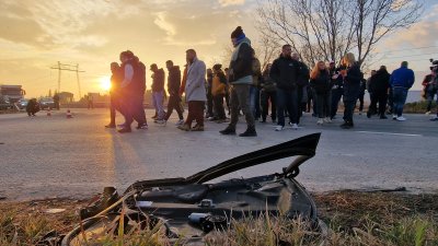 Тежко остава състоянието на 7-годишното дете след жестоката катастрофа край Пловдив