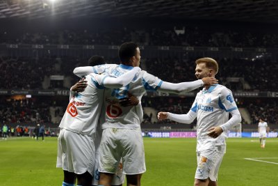 Олимпик Марсилия се изкачи на върха в Лига 1 след разгром