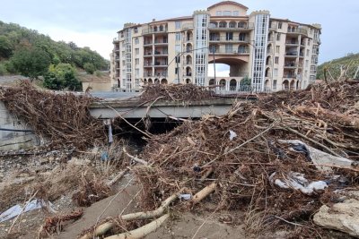 Разпоредиха премахването на корекцията на реката в Елените