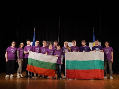 Български информатици с медали от престижния турнир RMI 2025 в Букурещ