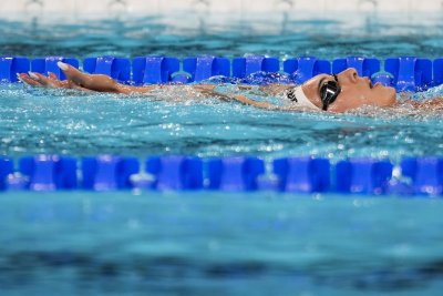 Габриела Георгиева и Дарен Кирилов отпаднаха на полуфиналите на 200 м гръб на еврошампионата в малък басейн