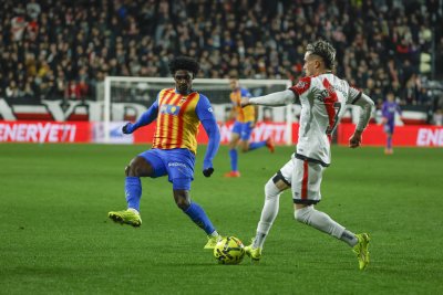 Райо и Валенсия завършиха наравно